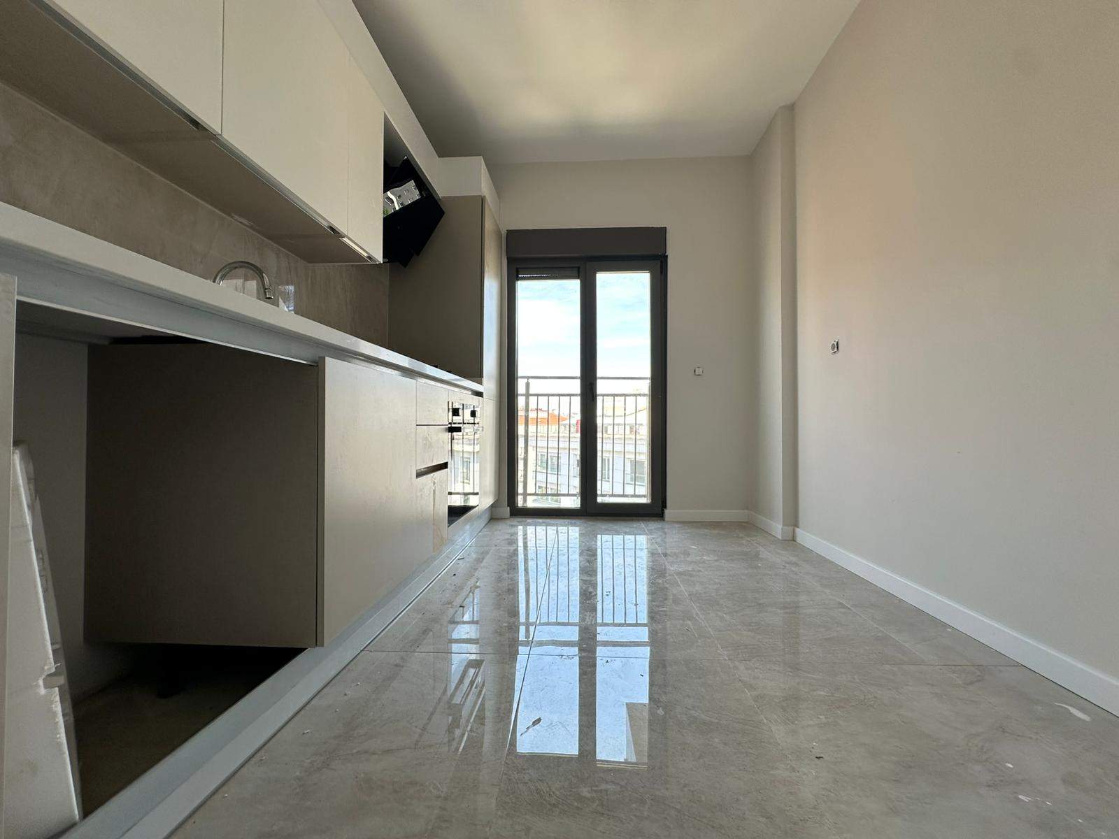 ERENKÖY DİVANIN SOKAĞINDA ÖNÜ AÇIK YENİ BİNA EBEVEYNLİ - 1